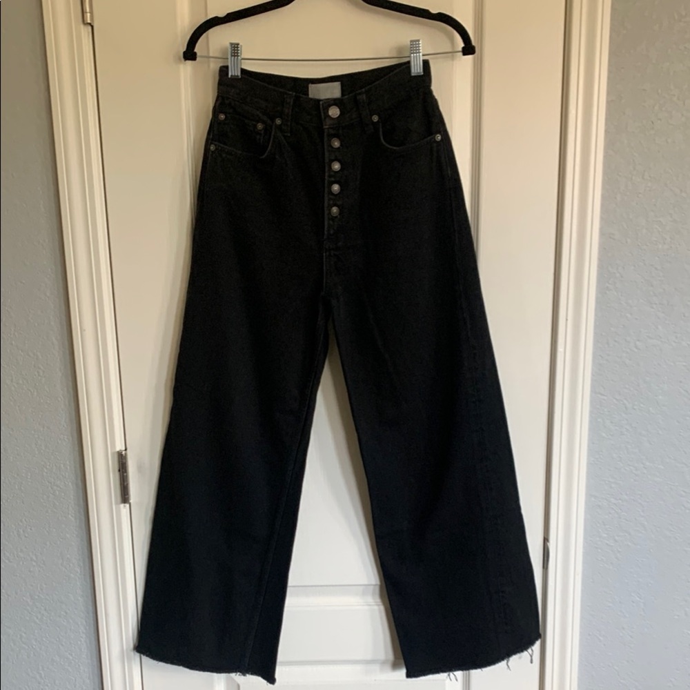 Boyish high-rise wide leg jeans in black